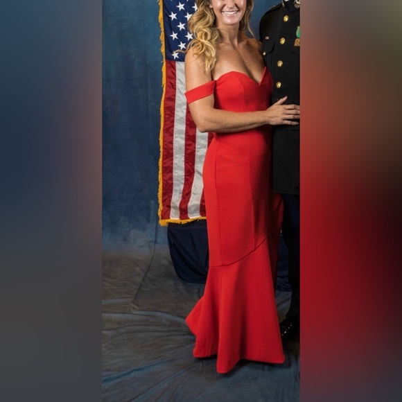 Maracuya gown in red - Picture 4 of 6